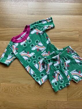 Hanna Andersson Green Roller Skate Print Swim Rashguard Set with Pink Trim